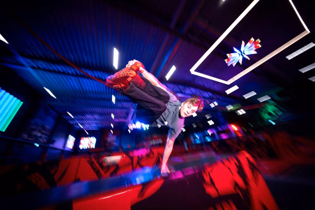 Treina os teus movimentos de parkour na JumpYard